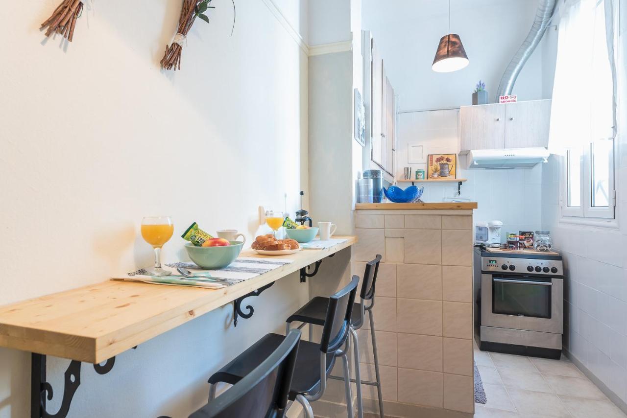 Lovely 1 Bedroom Apartment In Атина Екстериор снимка