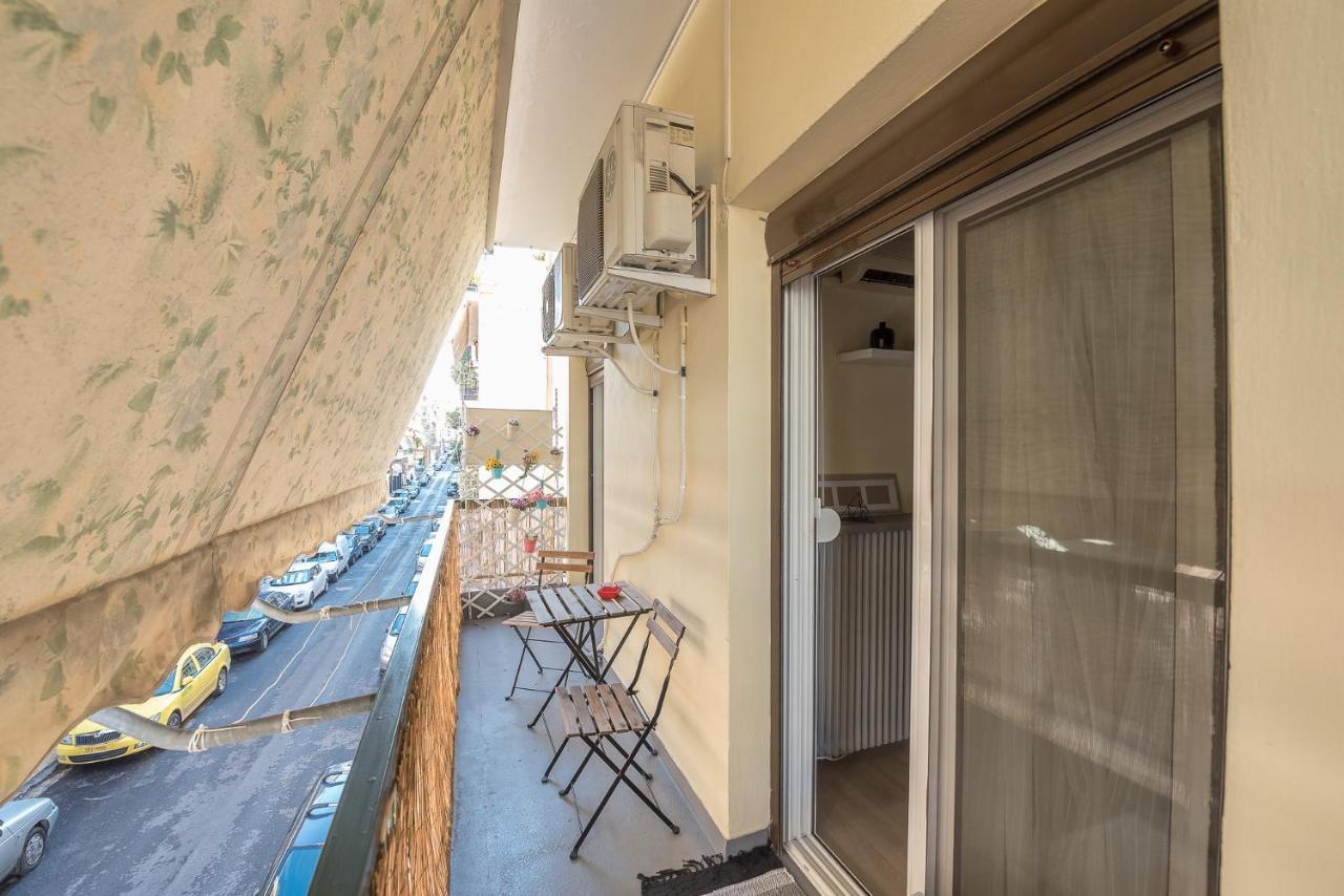 Lovely 1 Bedroom Apartment In Атина Екстериор снимка