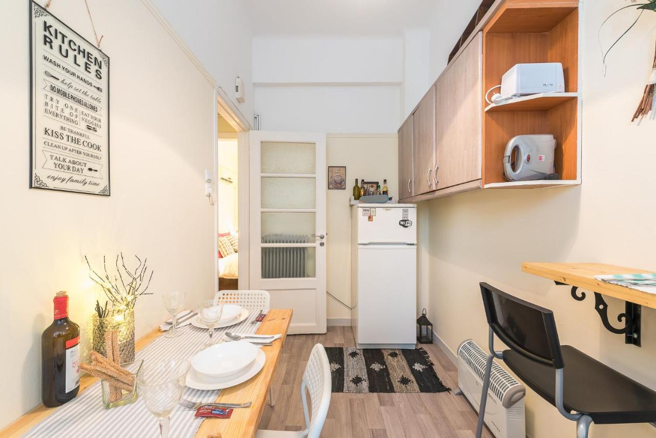 Lovely 1 Bedroom Apartment In Атина Екстериор снимка